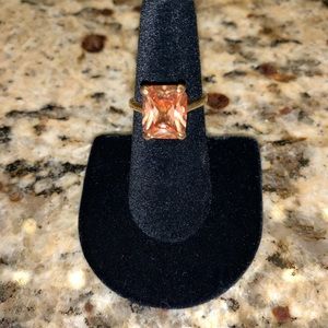 Gorgeous Champagne Crystal Gold Tone Ring Size 6